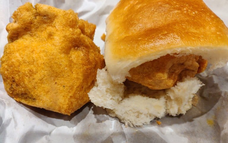 Golden Vadapav, Lonavala